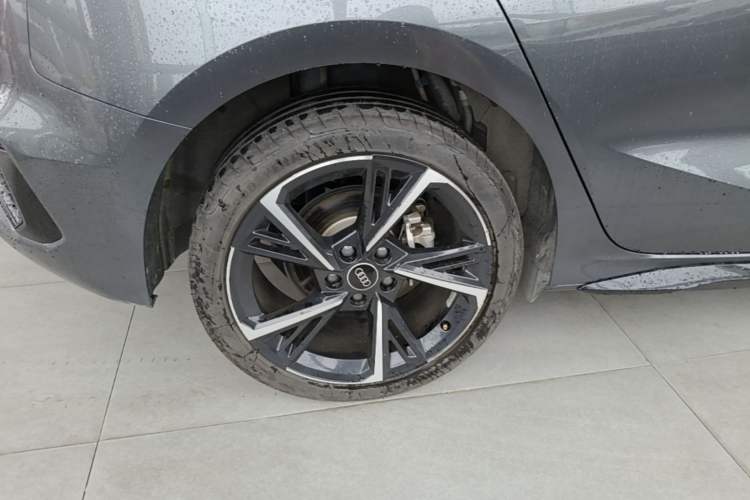 Used Audi A3 2022 Sportback 35 TFSI Fashionable Sports Model Right Rear Wheel Hub