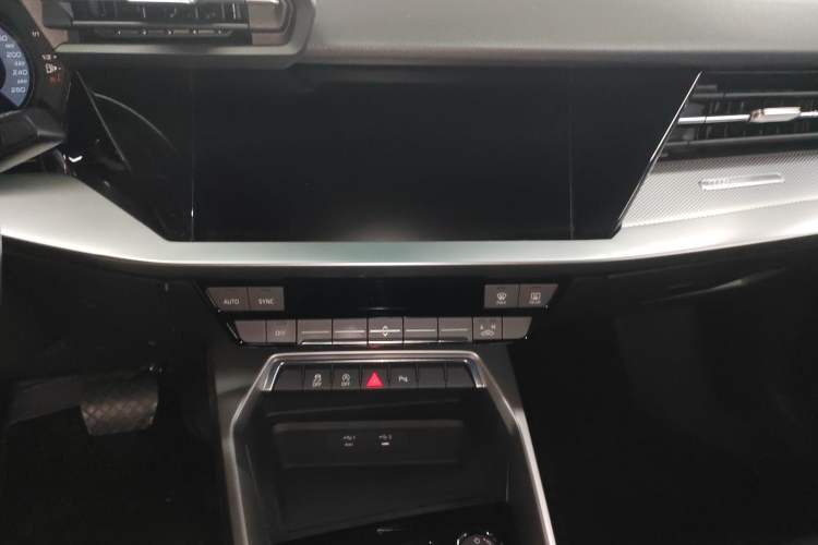 Used Audi A3 2022 Sportback 35 TFSI Fashionable Sports Model Audio And AC Panel