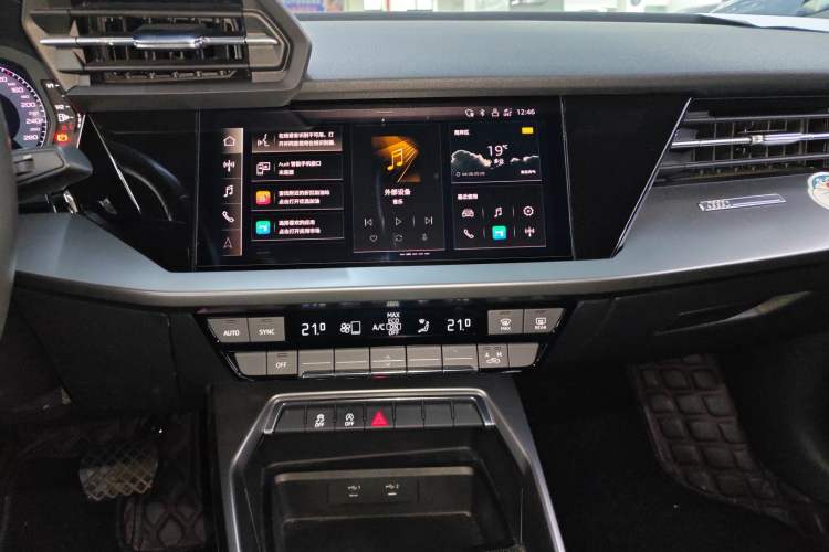 Used Audi A3 2022 A3L Limousine 35 TFSI Progressive Sport Edition Audio And AC Panel