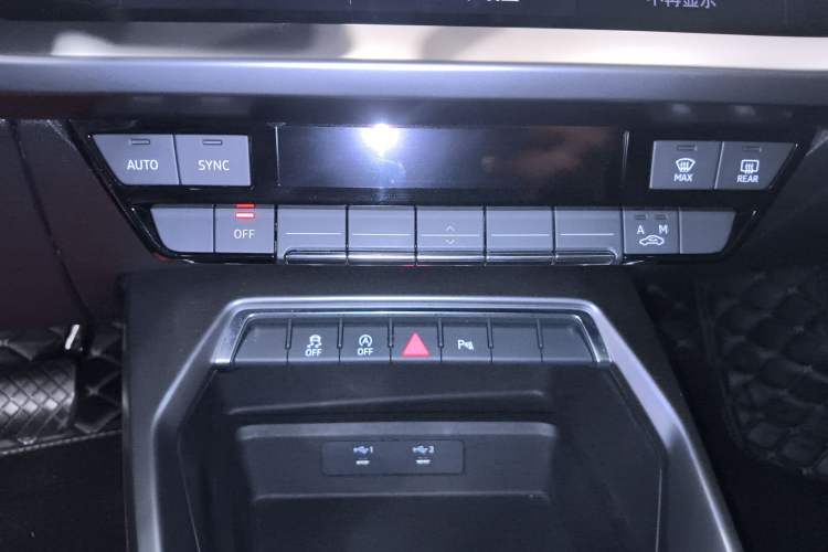 Used Audi A3 2022 Sportback 35 TFSI Fashionable Sports Model Audio And AC Panel