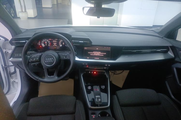 Used Audi A3 2022 A3L Limousine 35 TFSI Progressive Sport Edition Center Console