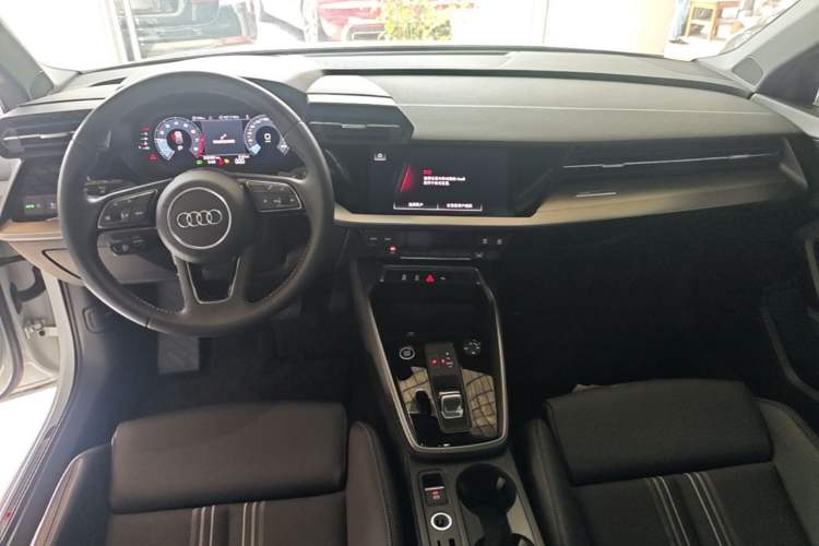 Used Audi A3 2022 Sportback 35 TFSI Fashionable Sports Model Center Console