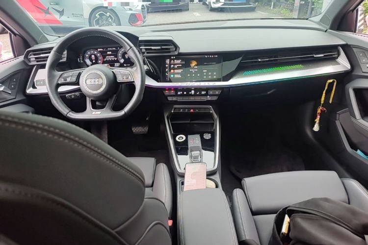 Used Audi A3 2022 Sportback 35 TFSI Fashionable Sports Model Center Console