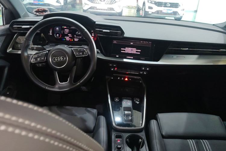 Used Audi A3 2022 Sportback 35 TFSI Fashionable Sports Model Center Console