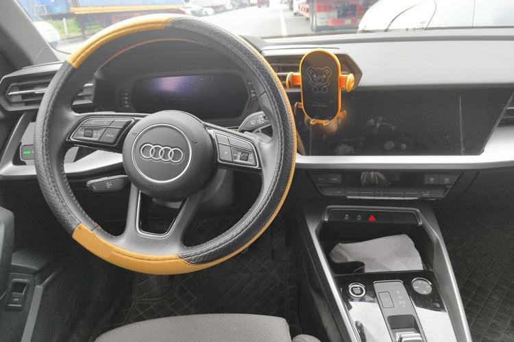 Used Audi A3 2022 Sportback 35 TFSI Advanced Style Edition Center Console