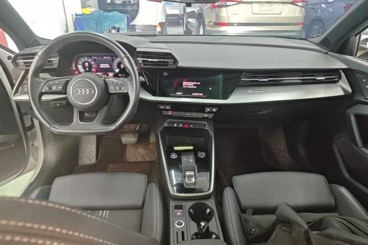 Used Audi A3 2022 Sportback 35 TFSI Fashionable Sports Model Center Console