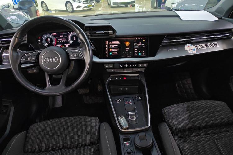 Used Audi A3 2022 A3L Limousine 35 TFSI Progressive Sport Edition Center Console
