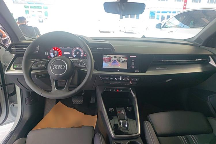Used Audi A3 2022 Sportback 35 TFSI Fashionable Sports Model Center Console