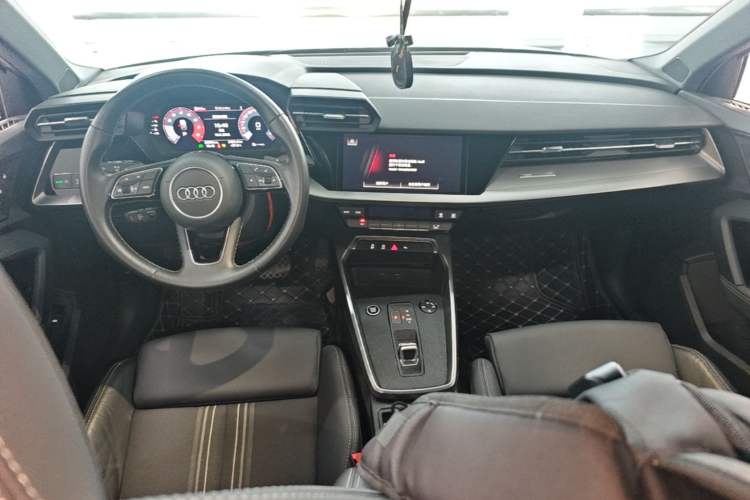 Used Audi A3 2022 Sportback 35 TFSI Fashionable Sports Model Center Console