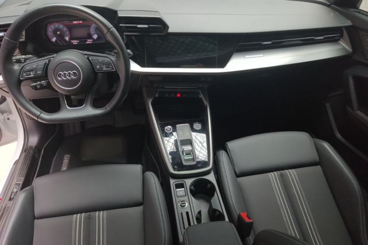 Used Audi A3 2022 Sportback 35 TFSI Fashionable Sports Model Center Console
