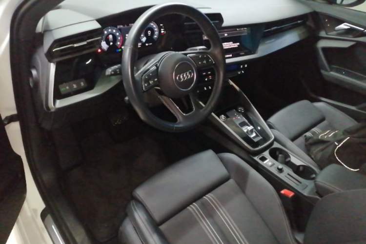 Used Audi A3 2022 Sportback 35 TFSI Fashionable Sports Model Center Console