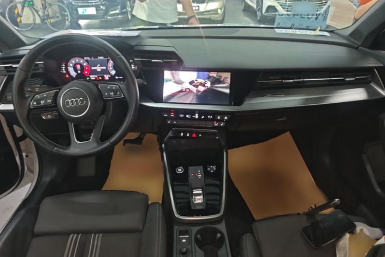 Used Audi A3 2022 Sportback 35 TFSI Fashionable Sports Model Center Console
