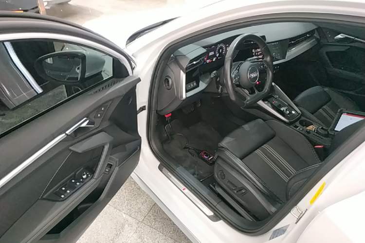 Used Audi A3 2022 Sportback 35 TFSI Fashionable Sports Model Driver Seat