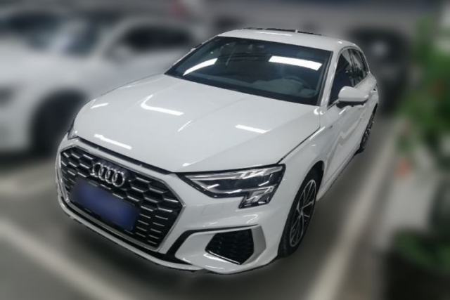 Ojetý Audi A3 2022 Sportback 35 TFSI Ambition Sport Edition
