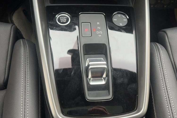 Used Audi A3 2022 Sportback 35 TFSI Fashionable Sports Model Gear Lever