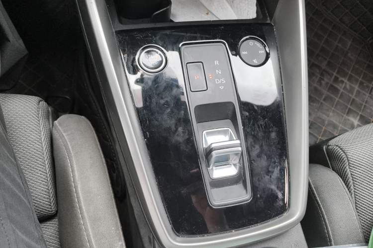 Used Audi A3 2022 Sportback 35 TFSI Advanced Style Edition Gear Lever