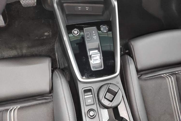 Used Audi A3 2022 Sportback 35 TFSI Fashionable Sports Model Gear Lever