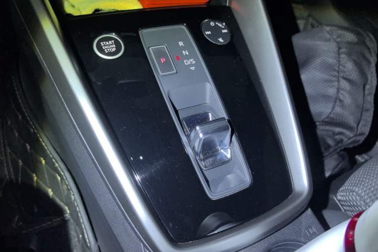 Used Audi A3 2022 A3L Limousine 35 TFSI Progressive Sport Edition Gear Lever