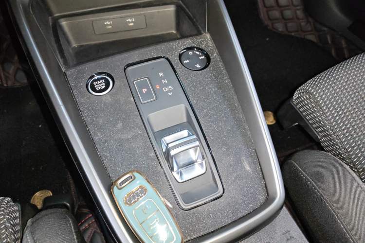 Used Audi A3 2022 A3L Limousine 35 TFSI Progressive Sport Edition Gear Lever