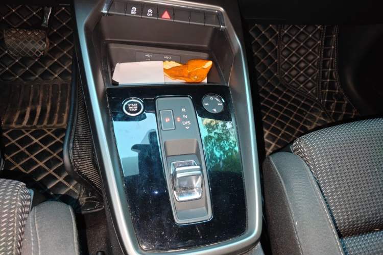 Used Audi A3 2022 A3L Limousine 35 TFSI Progressive Sport Edition Gear Lever