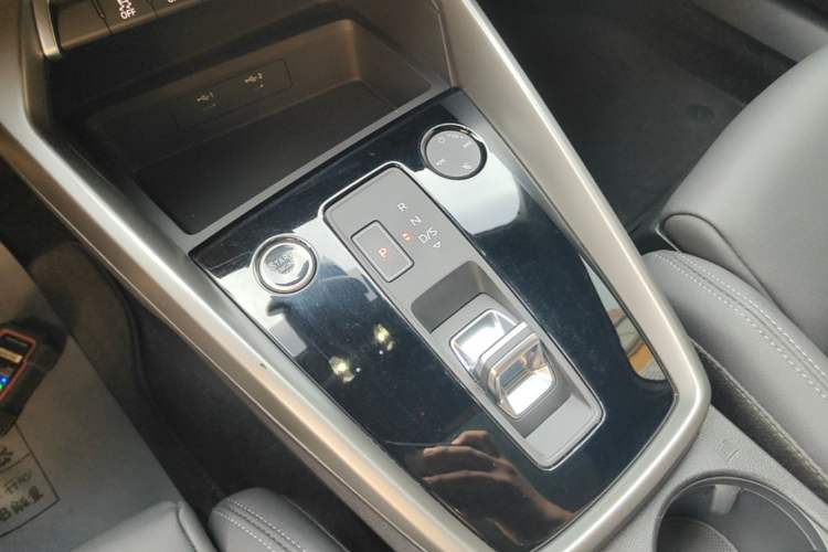 Used Audi A3 2022 Sportback 35 TFSI Fashionable Sports Model Gear Lever