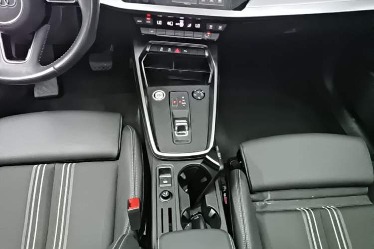 Used Audi A3 2022 A3L Limousine 35 TFSI Fashion Sport Model Gear Lever