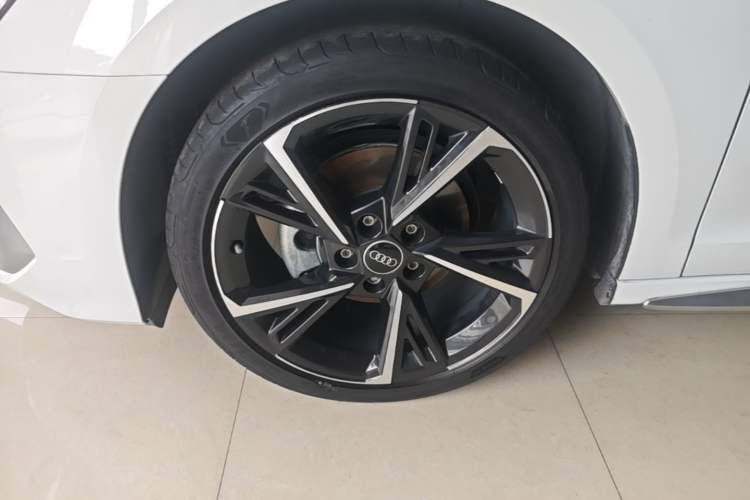 Used Audi A3 2022 Sportback 35 TFSI Fashionable Sports Model Left Front Wheel Hub