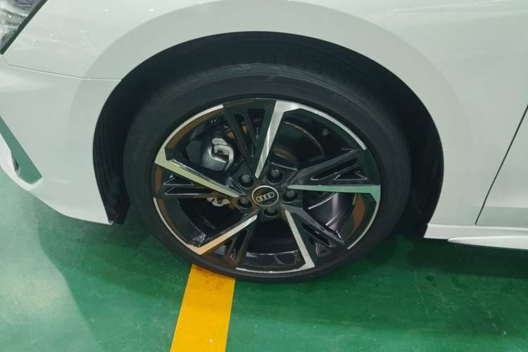 Used Audi A3 2022 Sportback 35 TFSI Fashionable Sports Model Left Front Wheel Hub