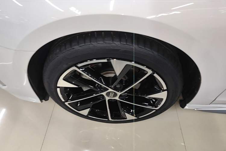 Used Audi A3 2022 Sportback 35 TFSI Fashionable Sports Model Left Front Wheel Hub