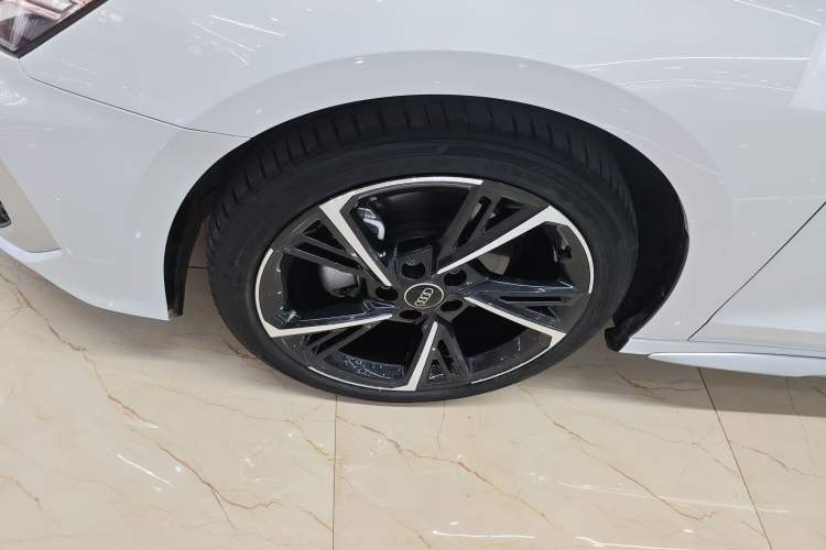 Used Audi A3 2022 Sportback 35 TFSI Fashionable Sports Model Left Front Wheel Hub