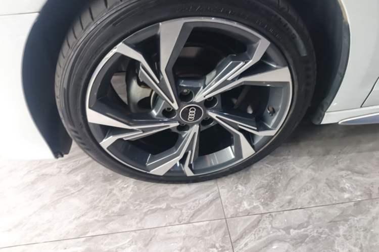 Used Audi A3 2022 A3L Limousine 35 TFSI Fashion Sport Model Left Front Wheel Hub