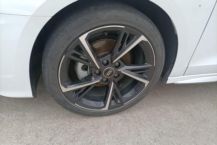 Used Audi A3 2022 Sportback 35 TFSI Fashionable Sports Model Left Front Wheel Hub