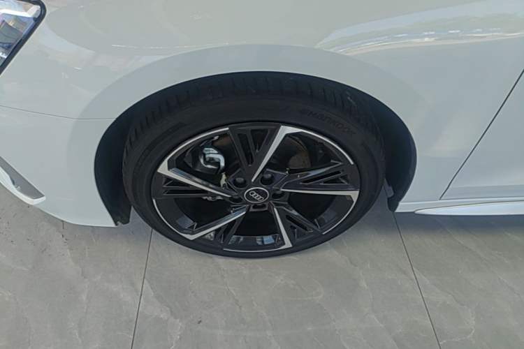 Used Audi A3 2022 Sportback 35 TFSI Fashionable Sports Model Left Front Wheel Hub