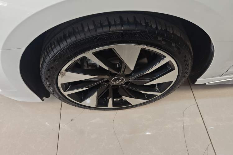 Used Audi A3 2022 A3L Limousine 35 TFSI Fashion Sport Model Left Front Wheel Hub