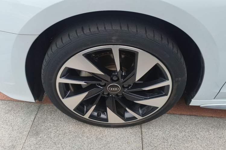 Used Audi A3 2022 A3L Limousine 35 TFSI Fashion Sport Model Left Front Wheel Hub