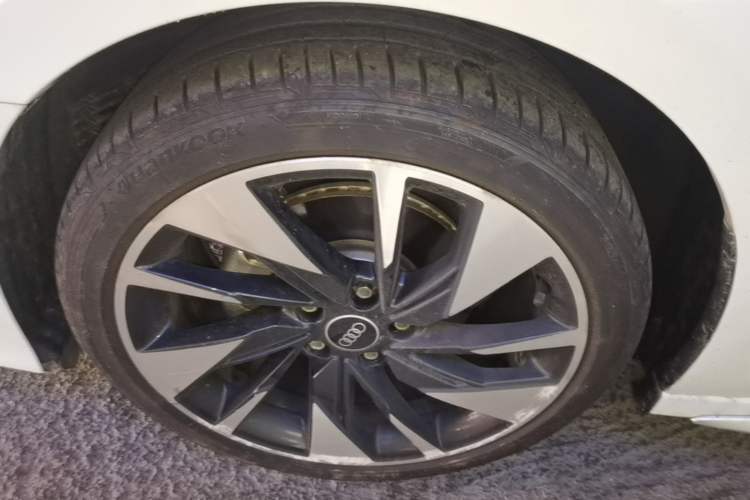 Used Audi A3 2022 A3L Limousine 35 TFSI Fashion Sport Model Left Front Wheel Hub