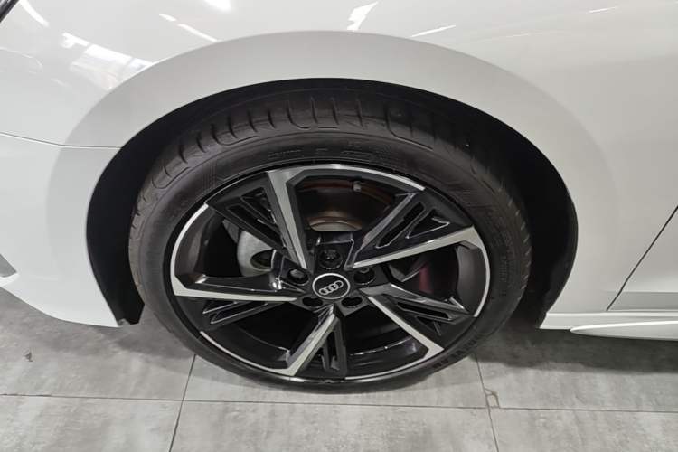 Used Audi A3 2022 Sportback 35 TFSI Fashionable Sports Model Left Front Wheel Hub