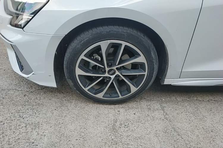 Used Audi A3 2022 Sportback 35 TFSI Ambition Sport Edition Left Front Wheel Hub