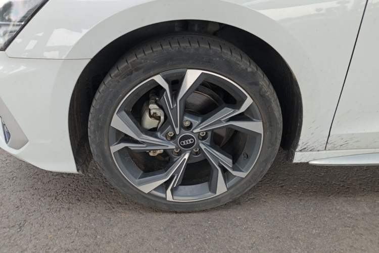 Used Audi A3 2022 A3L Limousine 35 TFSI Luxury Sport Edition Left Front Wheel Hub