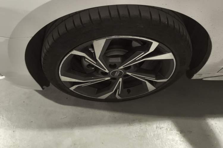 Used Audi A3 2022 Sportback 35 TFSI Luxury Sports Model Left Front Wheel Hub