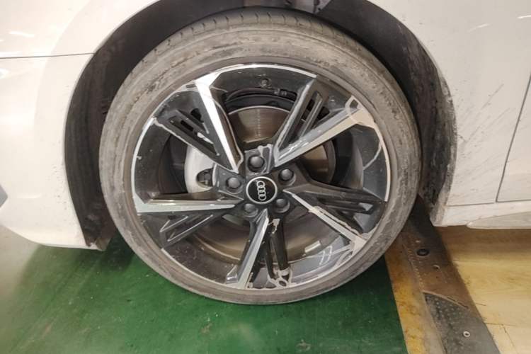 Used Audi A3 2022 Sportback 35 TFSI Fashionable Sports Model Left Front Wheel Hub