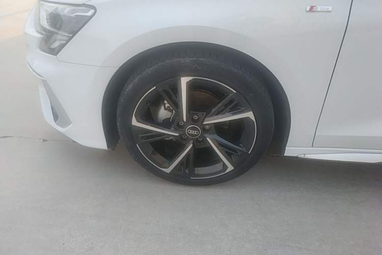 Used Audi A3 2022 Sportback 35 TFSI Fashionable Sports Model Left Front Wheel Hub