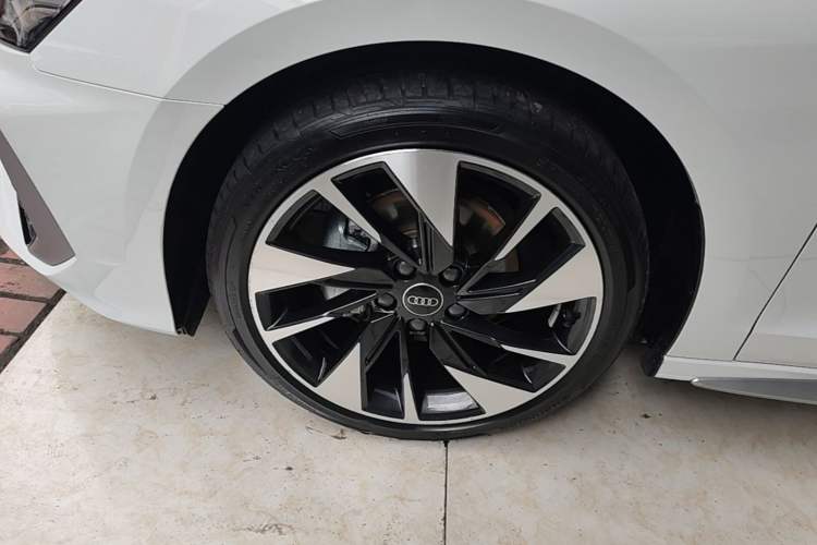 Used Audi A3 2022 A3L Limousine 35 TFSI Fashion Sport Model Left Front Wheel Hub