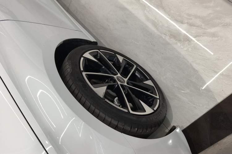 Used Audi A3 2022 Sportback 35 TFSI Luxury Prestige Edition Left Front Wheel Hub