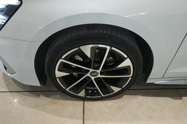 Used Audi A3 2022 Sportback 35 TFSI Fashionable Sports Model Left Front Wheel Hub