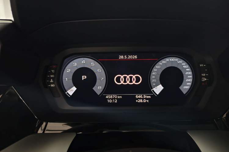 Used Audi A3 2022 A3L Limousine 35 TFSI Fashion Sport Model Odometer Close Up