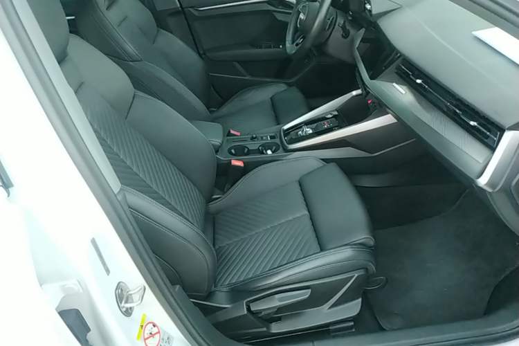 Used Audi A3 2022 A3L Limousine 35 TFSI Fashionable and Elegant Model Right Front Seat