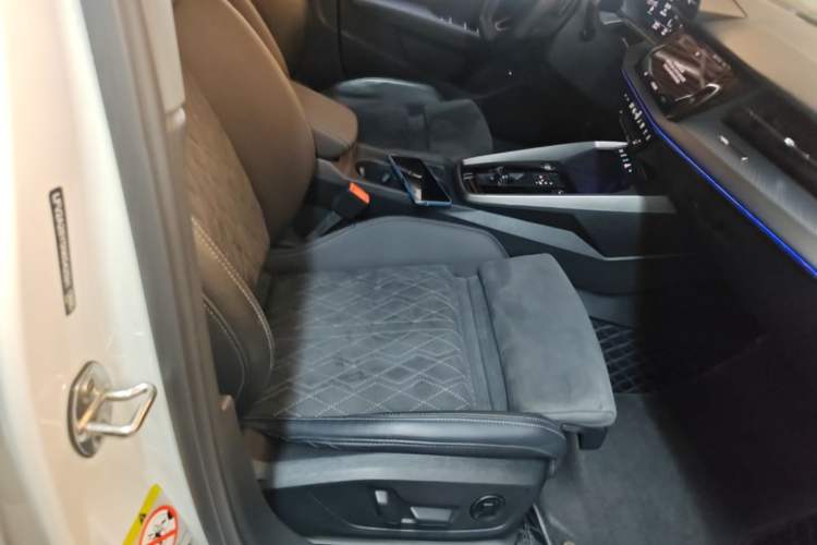 Used Audi A3 2022 A3L Limousine 35 TFSI Luxury Sport Edition Right Front Seat