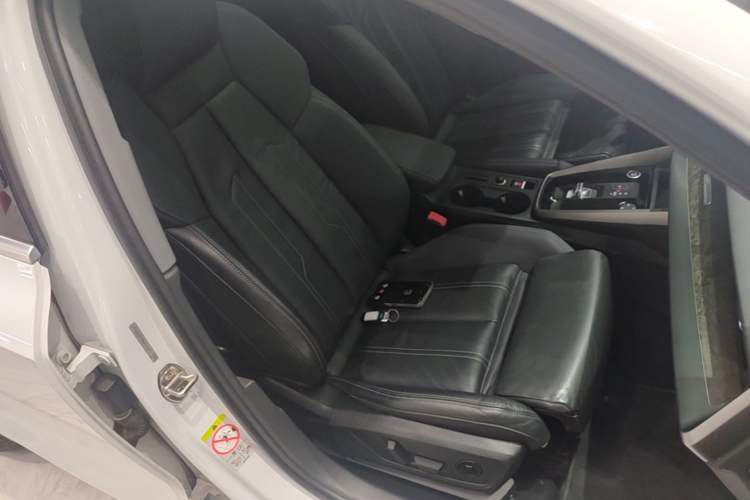 Used Audi A3 2022 Sportback 35 TFSI Luxury Prestige Edition Right Front Seat