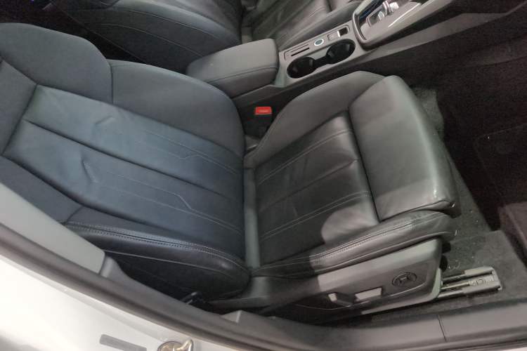 Used Audi A3 2022 Sportback 35 TFSI Luxury Prestige Edition Right Front Seat
